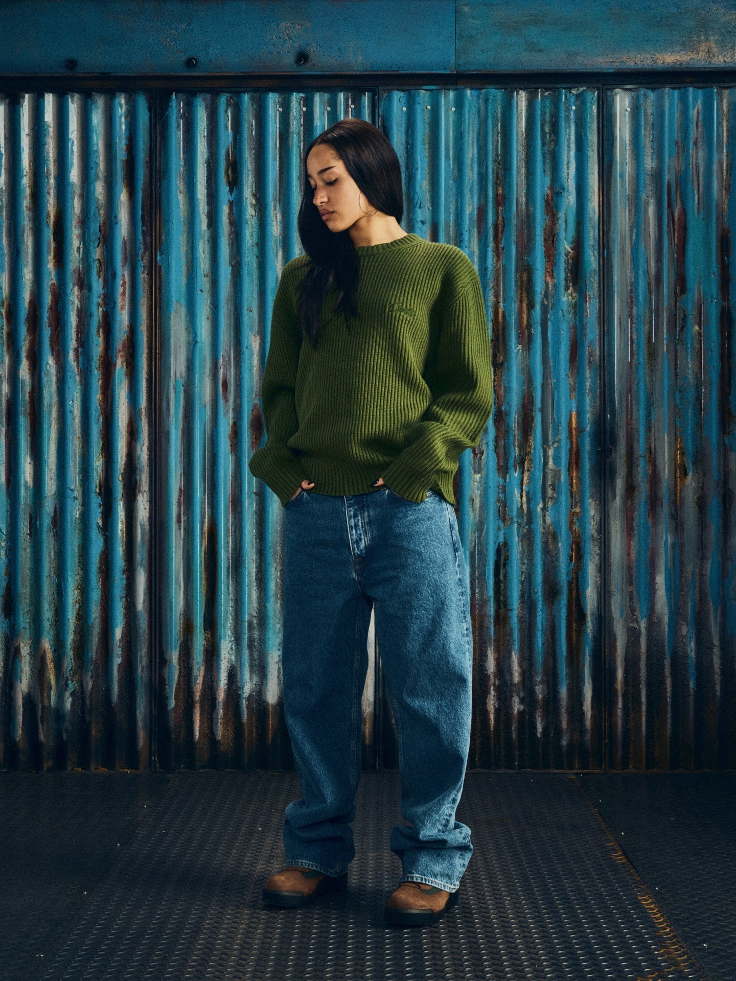 CROCHET APPLIQUE KNIT CREW [KHAKI]