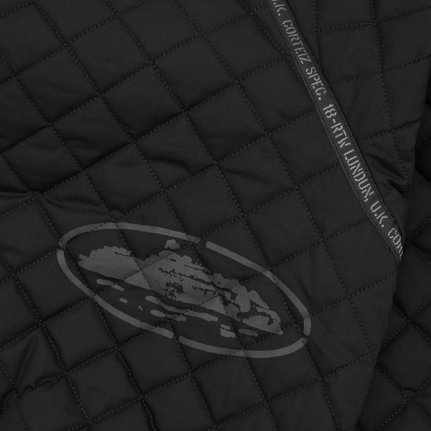 QUILTED EXCHANGE BOMBER [BLACK]